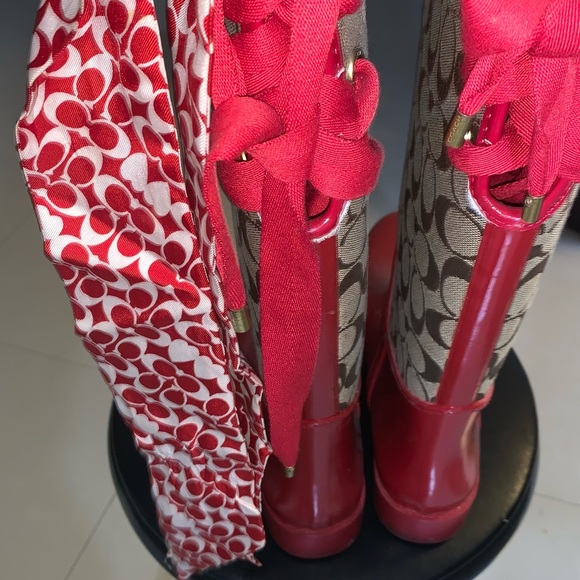 Coach rain boots with matching headband - Picture 3 of 7